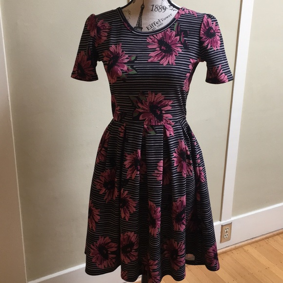 LuLaRoe Dresses & Skirts - ⚡️50%OFF!⚡️Amelia Dress from LuLaRoe!